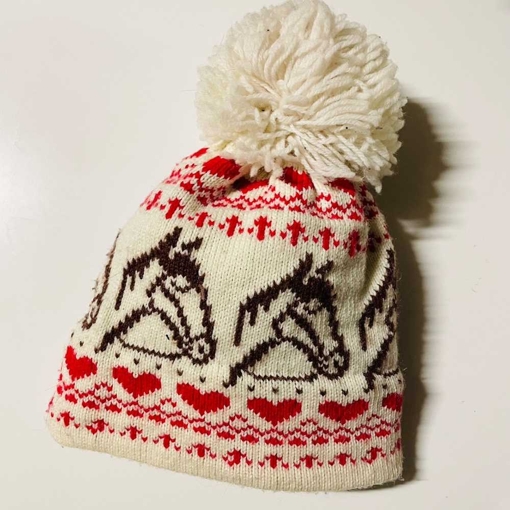 Vintage Ski Beanie With Horse and Heart Motif